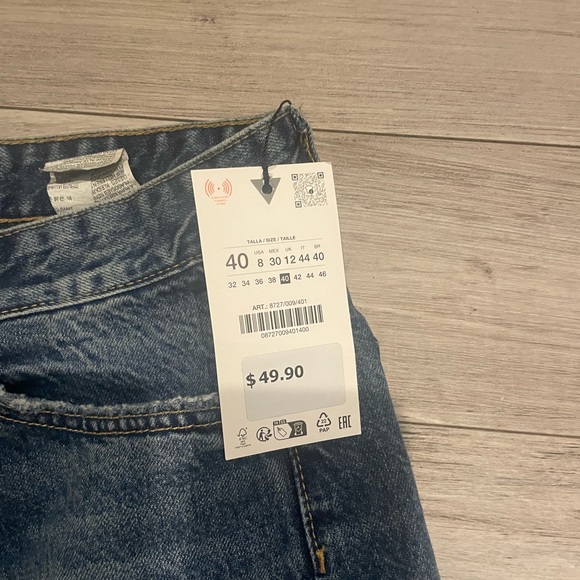 Zara Blue Distressed Jean Shorts - Picture 5 of 10